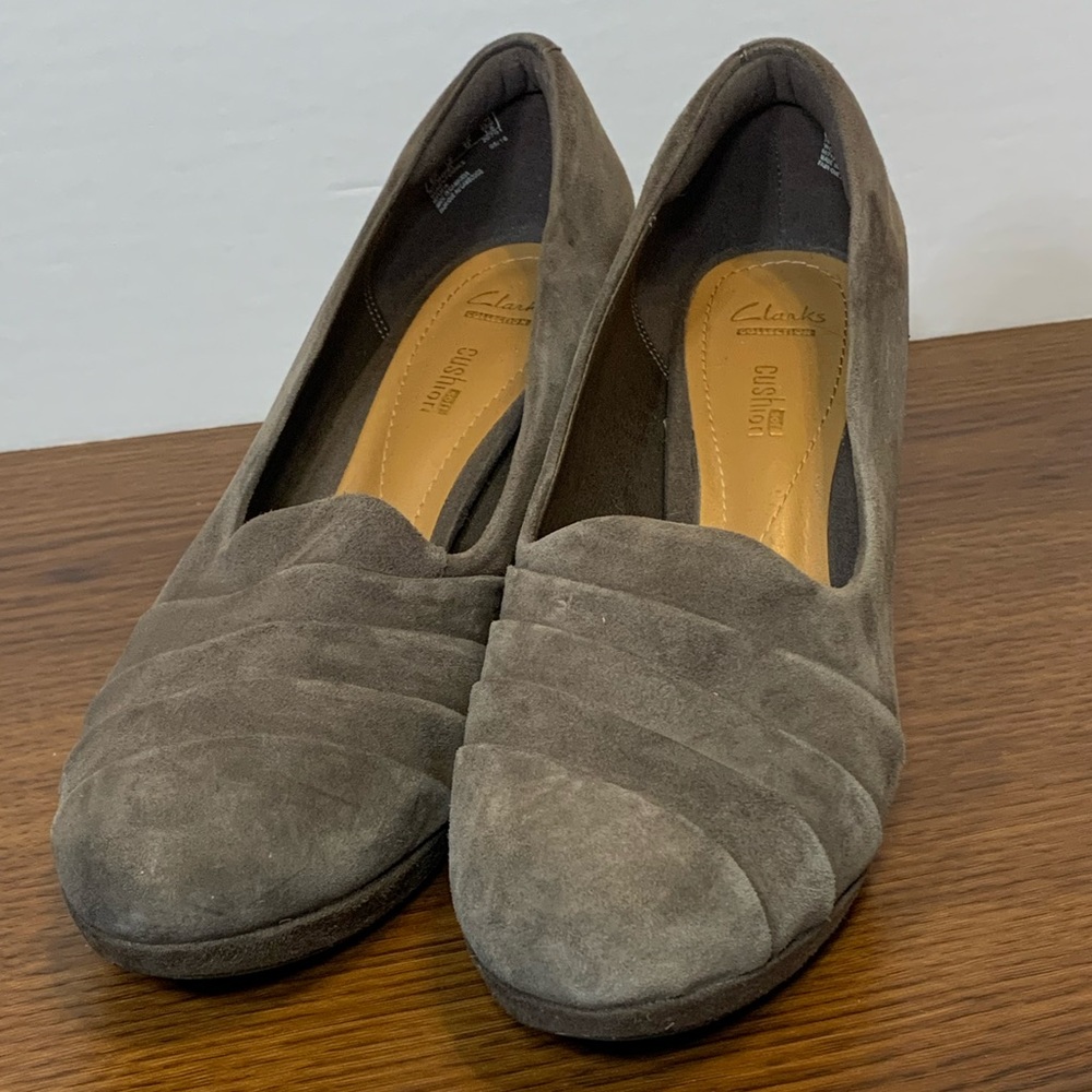Grey Clarks Cushion Soft Suede Heels - 9M
